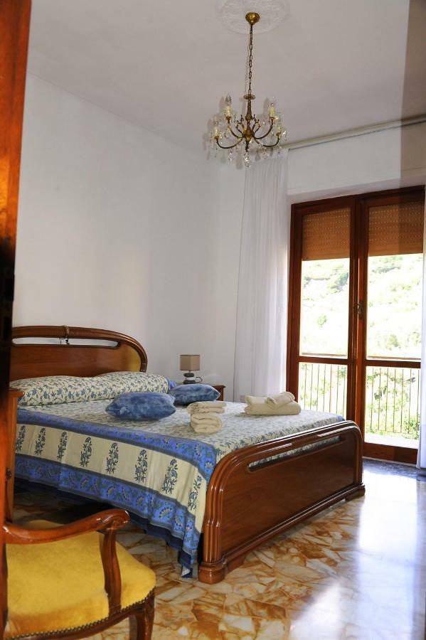 Casa Di Erika Lägenhet Varazze Exteriör bild
